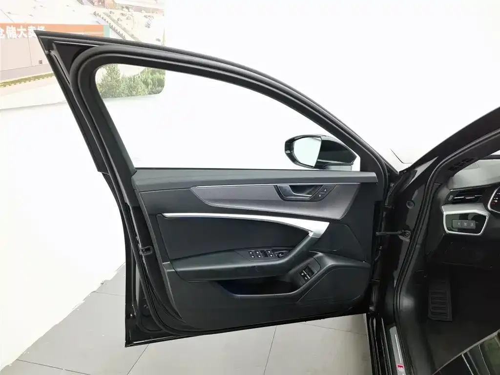 Audi A6L New Energy 2022 из CN, фото 6