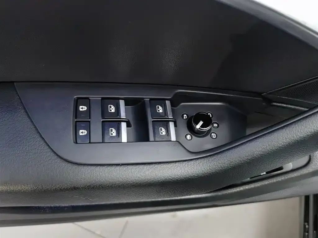 Audi A6L New Energy 2022 из CN, фото 4