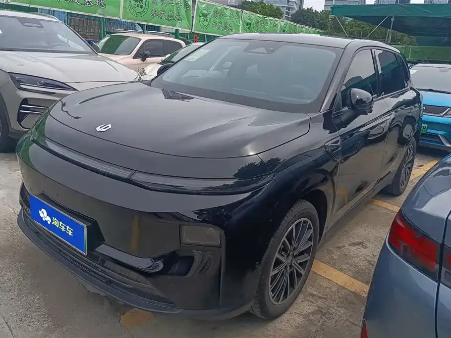 Leapmotor B10