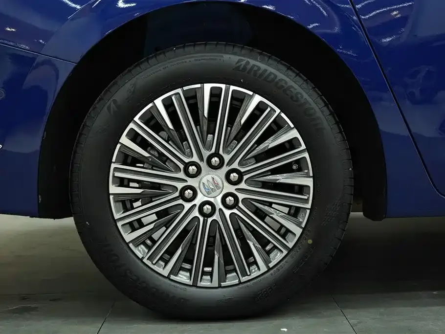 Buick GL8 Hybrid — фото 6