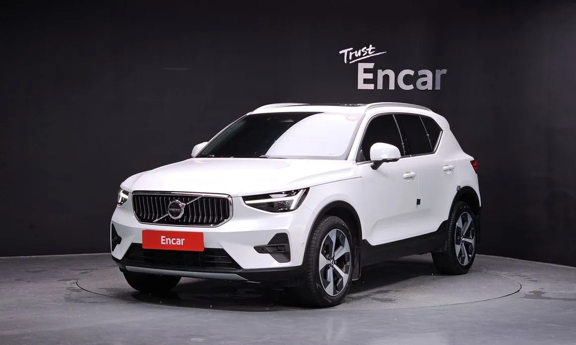 Volvo XC40 — фото 1