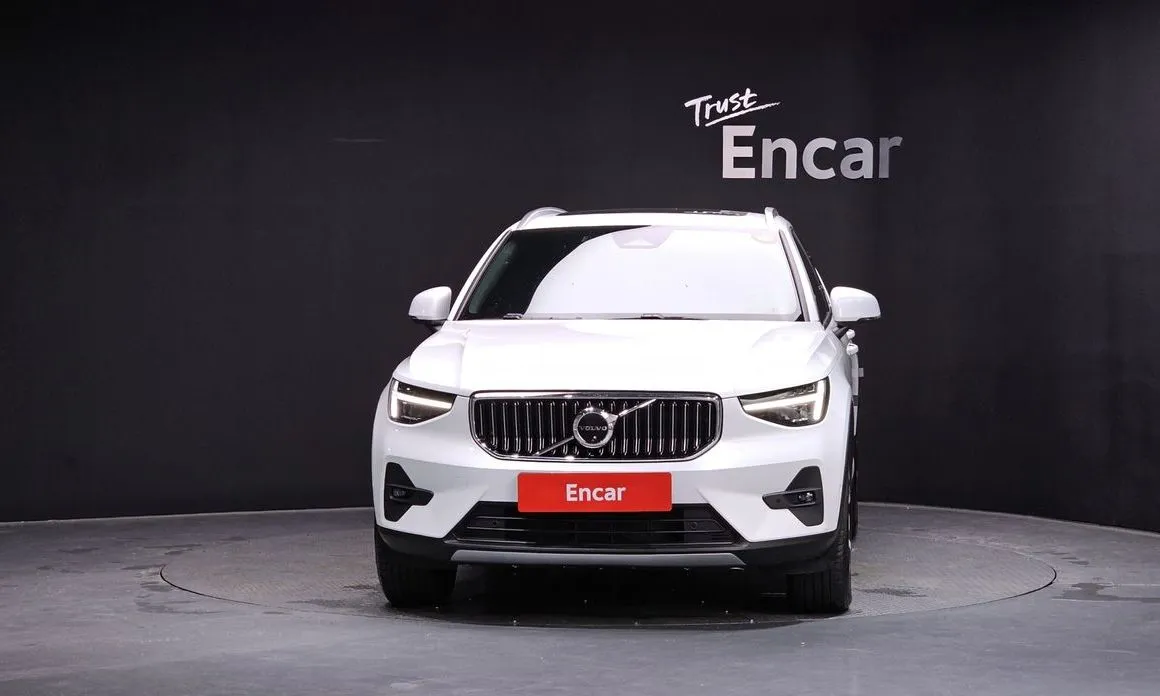 Volvo XC40 — фото 2