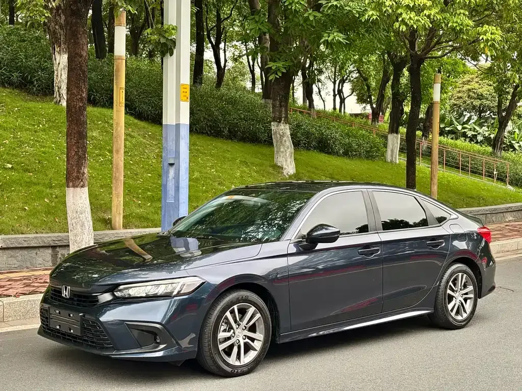 Honda Civic — фото 1