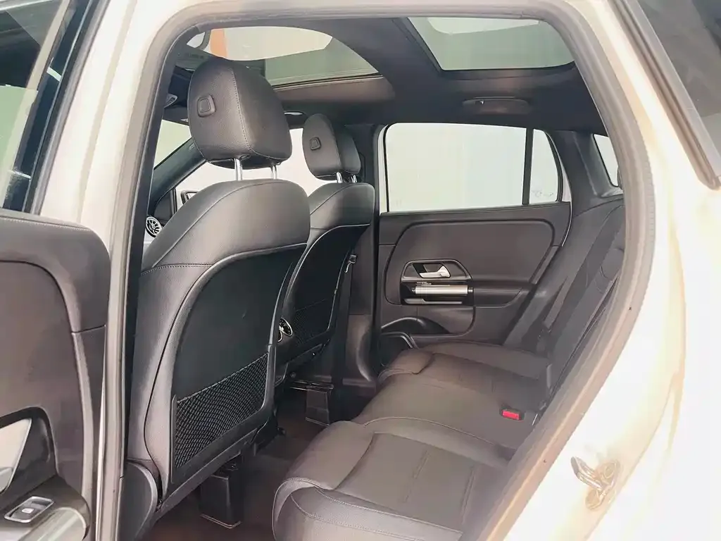 Mercedes-Benz GLA — фото 7