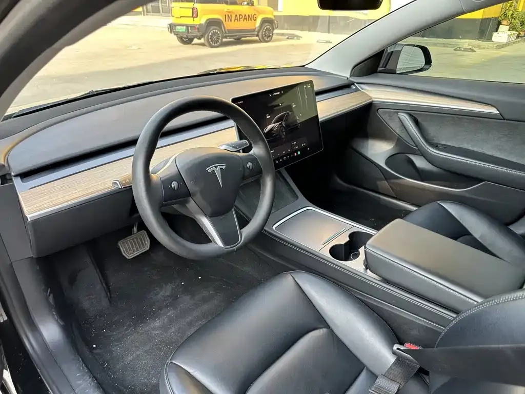 Tesla Model 3 — фото 6