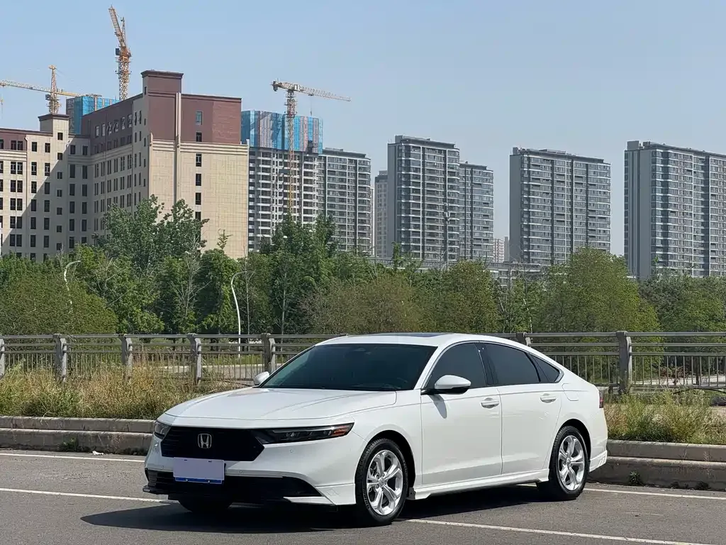 Honda Accord — фото 1