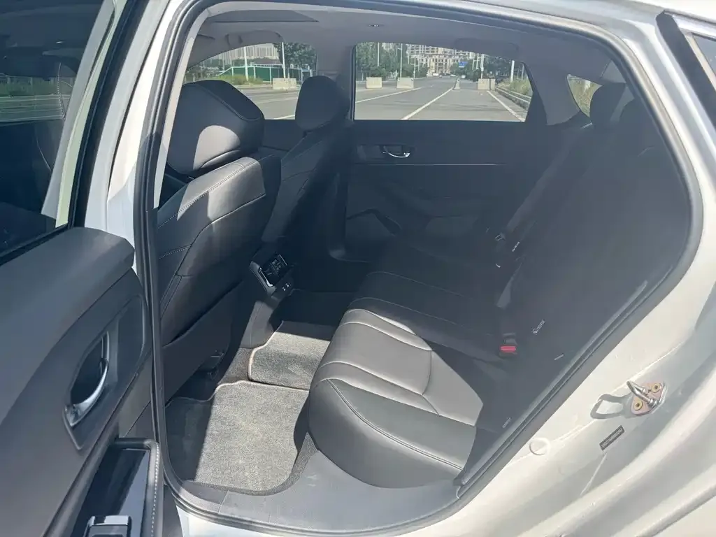 Honda Accord — фото 9