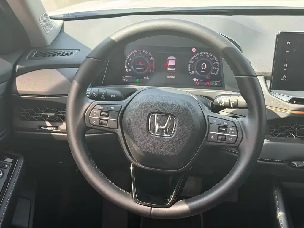 Honda Accord — фото 6