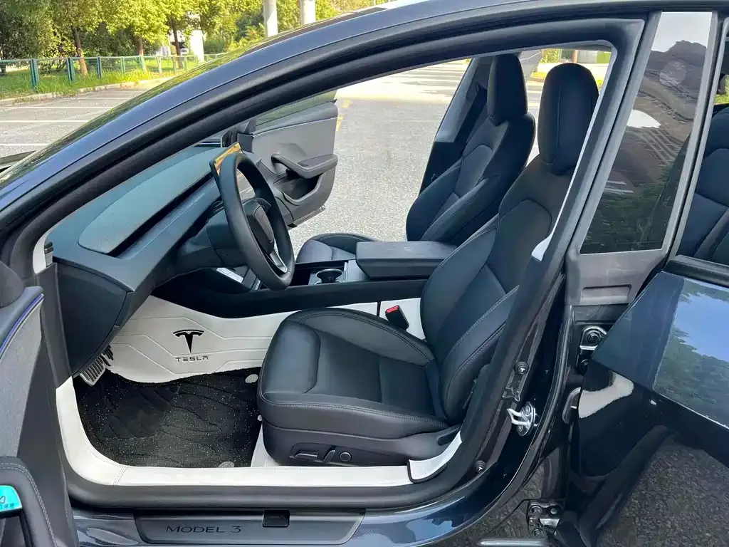 Tesla Model 3 — фото 9