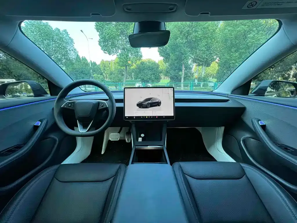 Tesla Model 3 — фото 4
