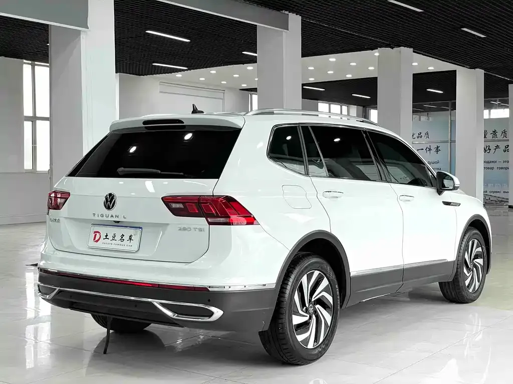 Volkswagen Tiguan L — фото 4