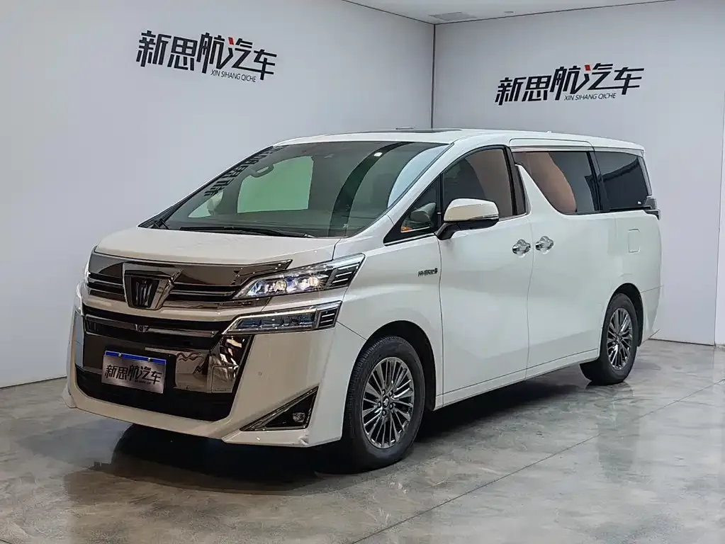 Toyota Vellfire — фото 1
