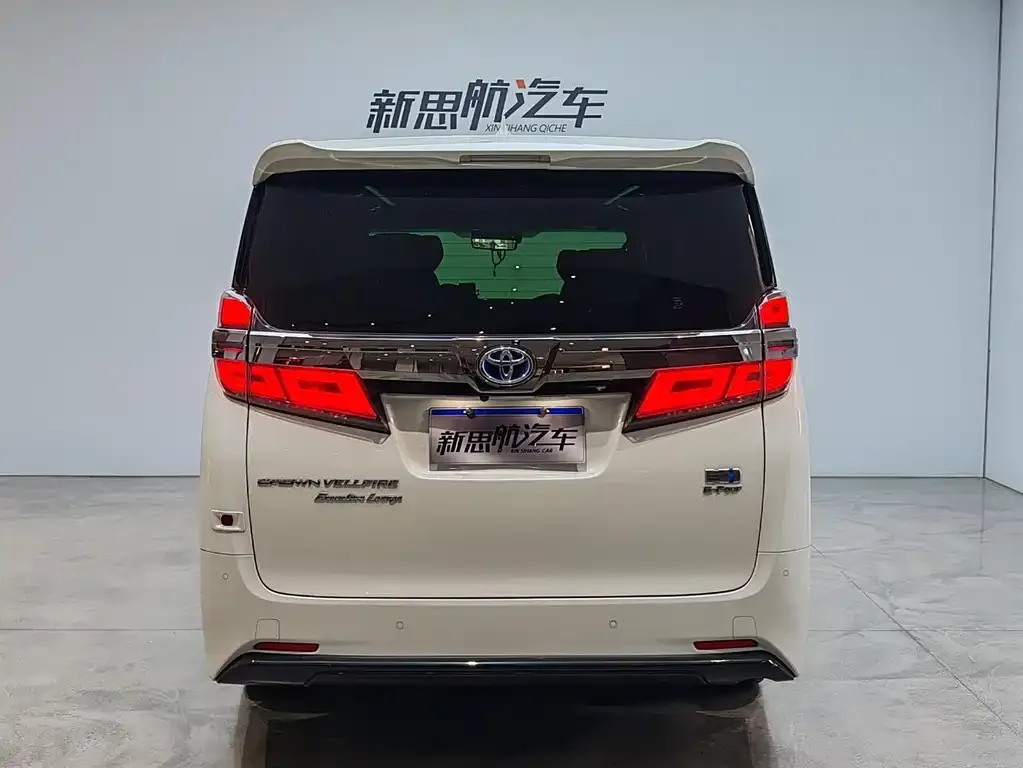 Toyota Vellfire — фото 2