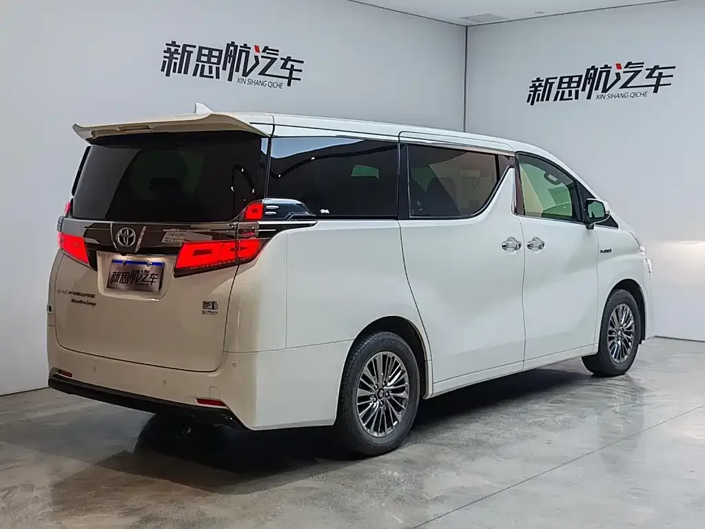 Toyota Vellfire — фото 7