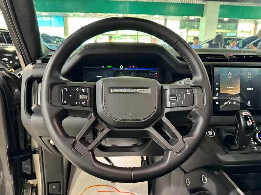 Land Rover Defender — фото 6