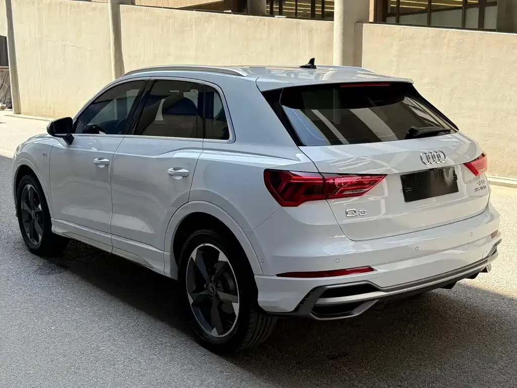 Audi Q3 — фото 5