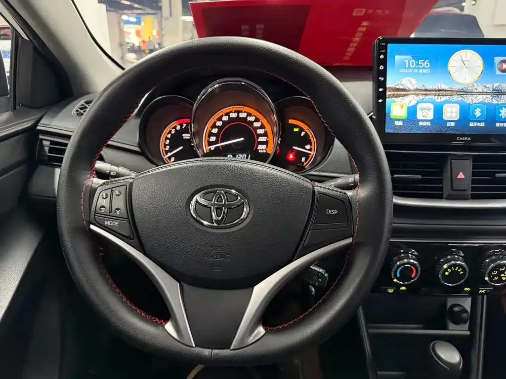 Toyota Yaris L — фото 9