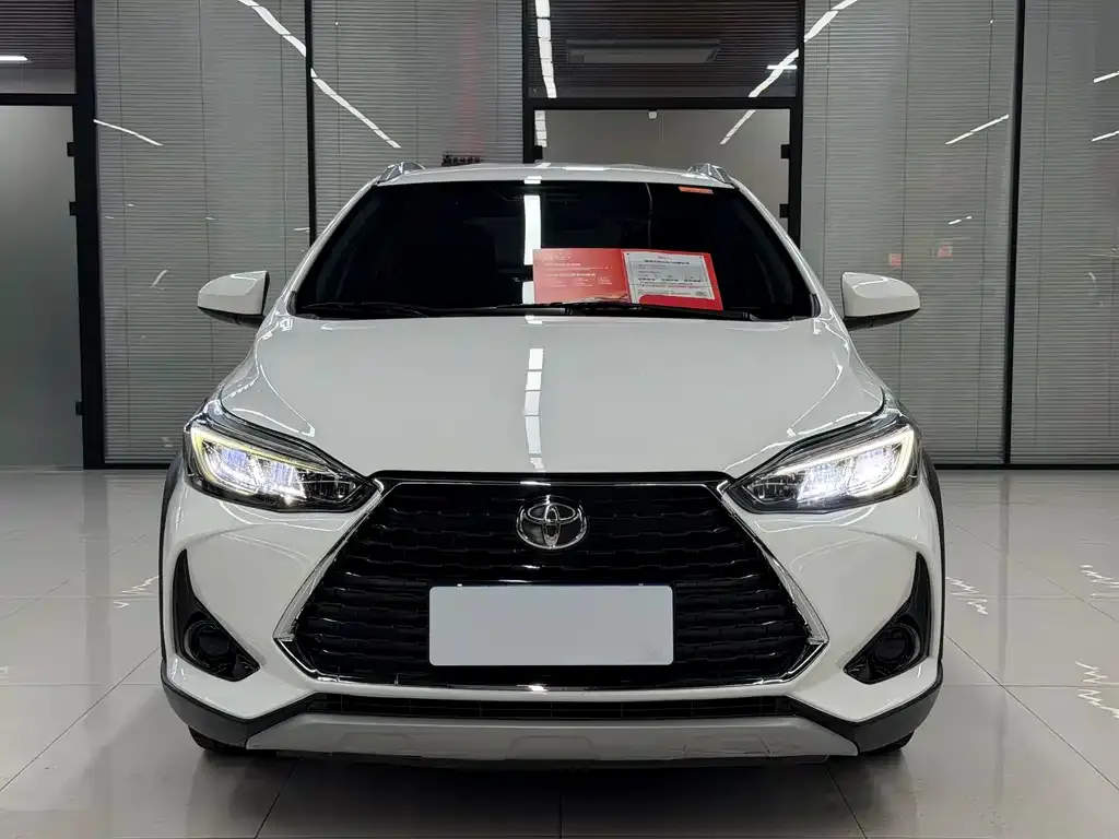 Toyota Yaris L — фото 6