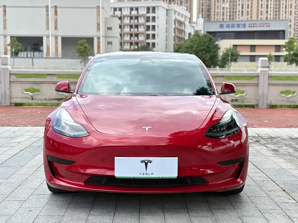 Tesla Model 3 — фото 6