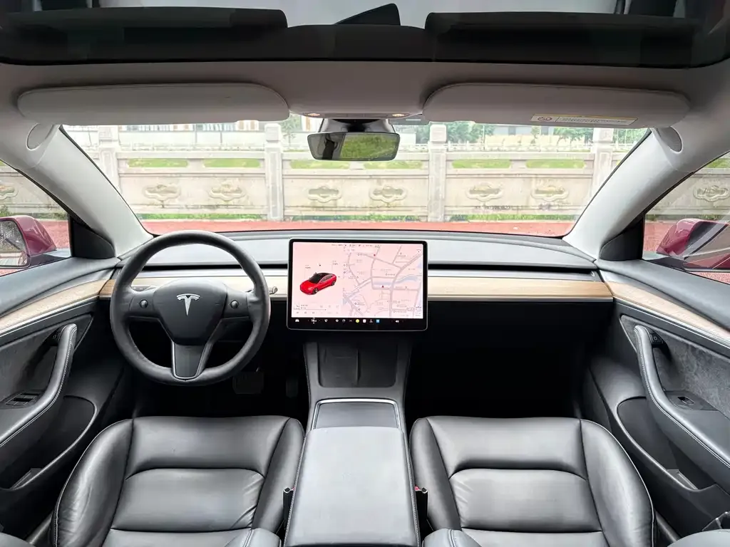 Tesla Model 3 — фото 3