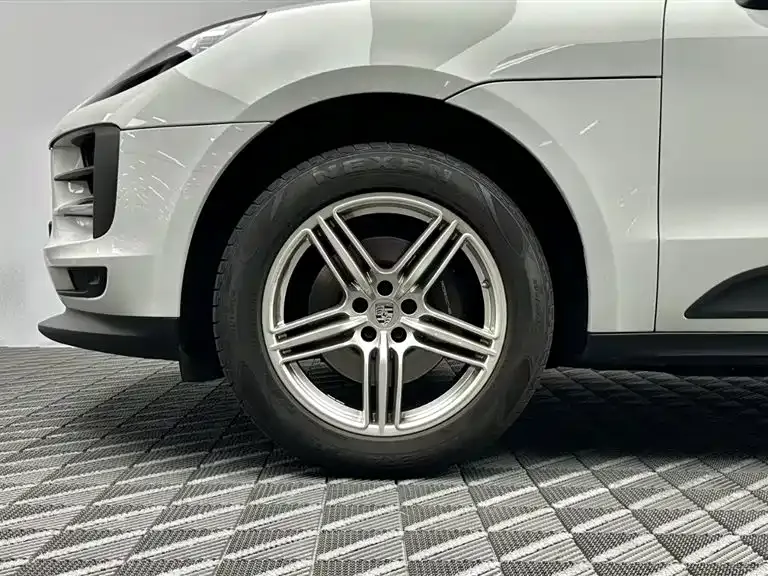 Porsche Macan — фото 10