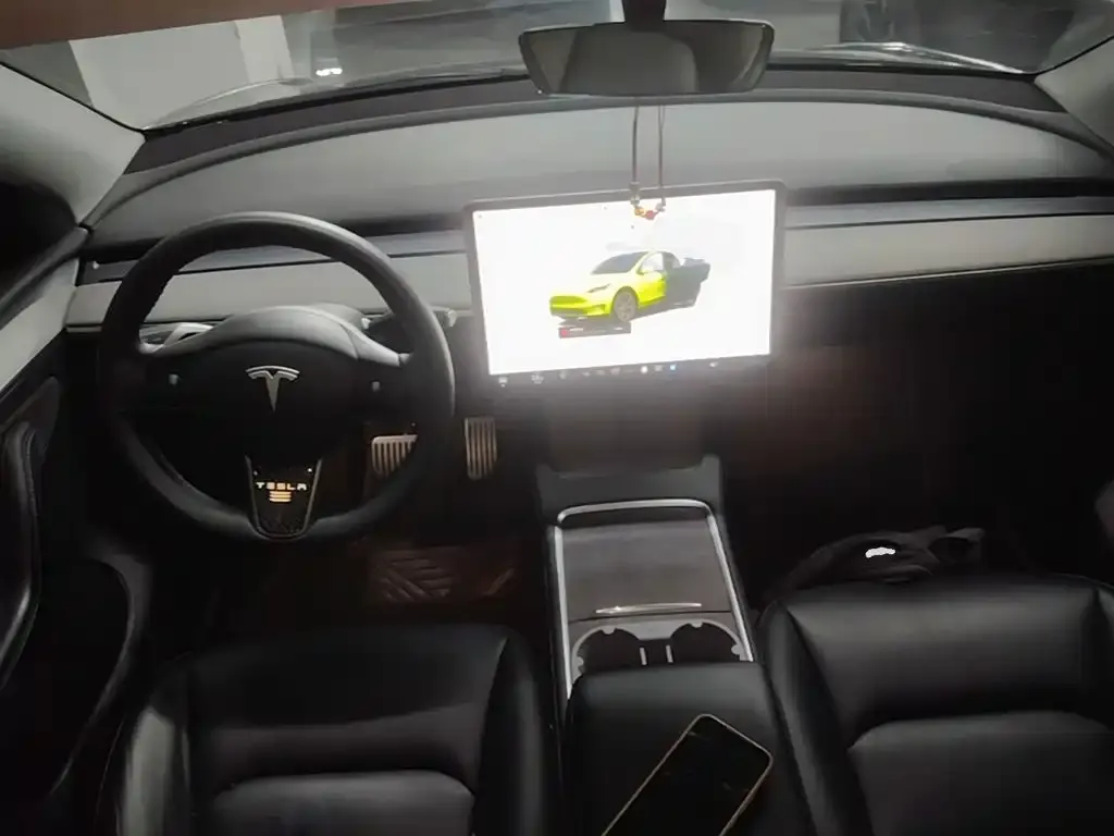 Tesla Model Y — фото 5