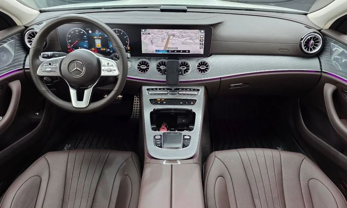 Mercedes-Benz CLS-Class — фото 10
