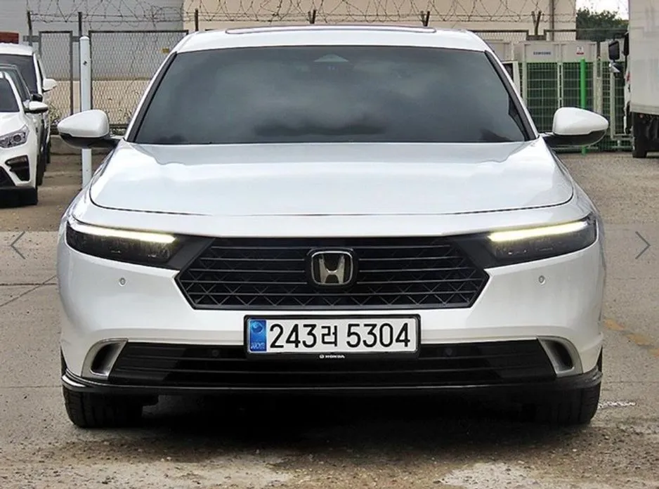 Honda Accord — фото 1
