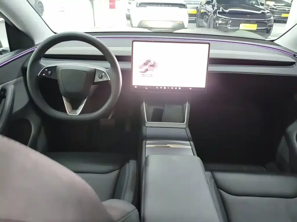 Tesla Model Y — фото 3