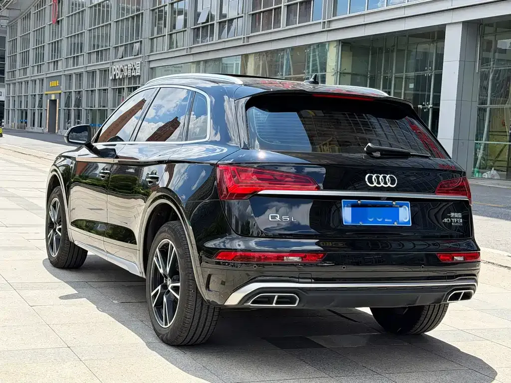 Audi Q5L — фото 4