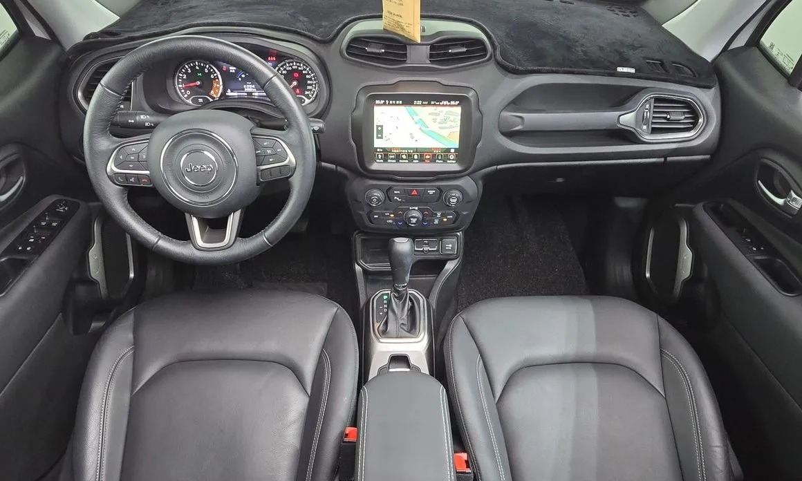 Jeep Renegade — фото 10