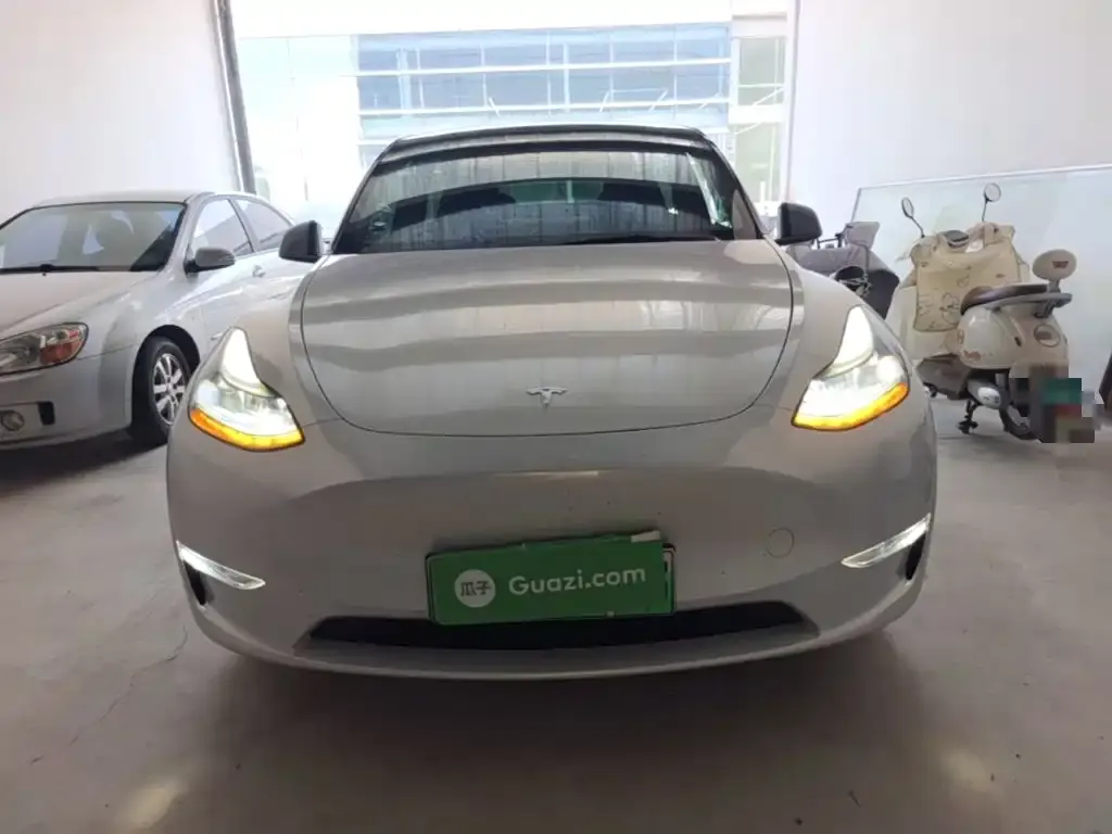 Tesla Model Y — фото 7