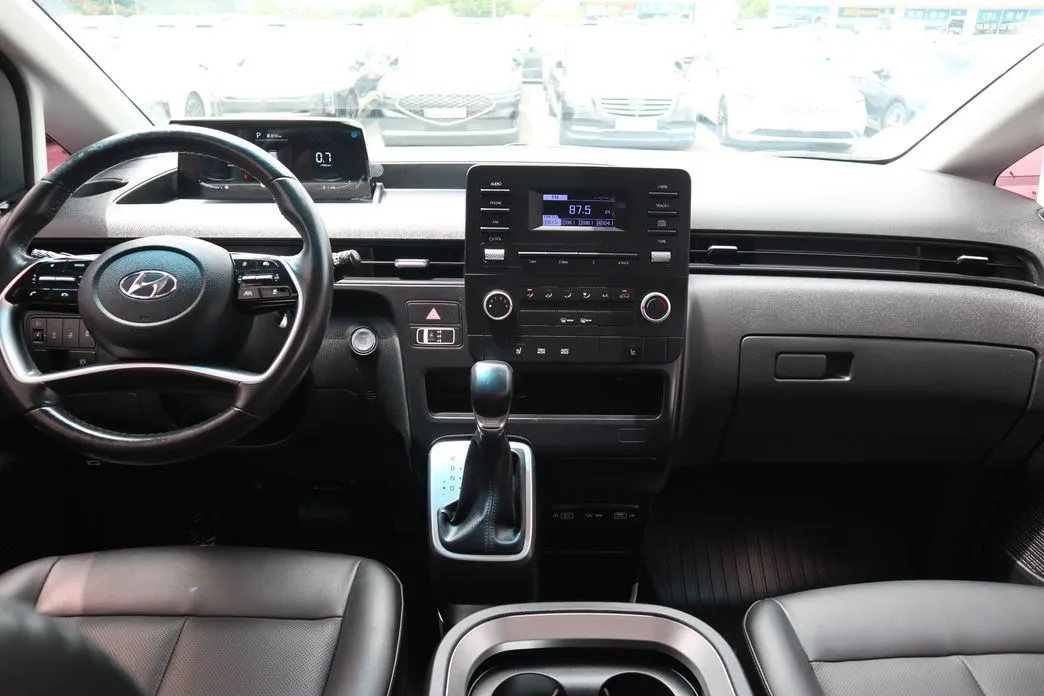 Hyundai Staria — фото 4