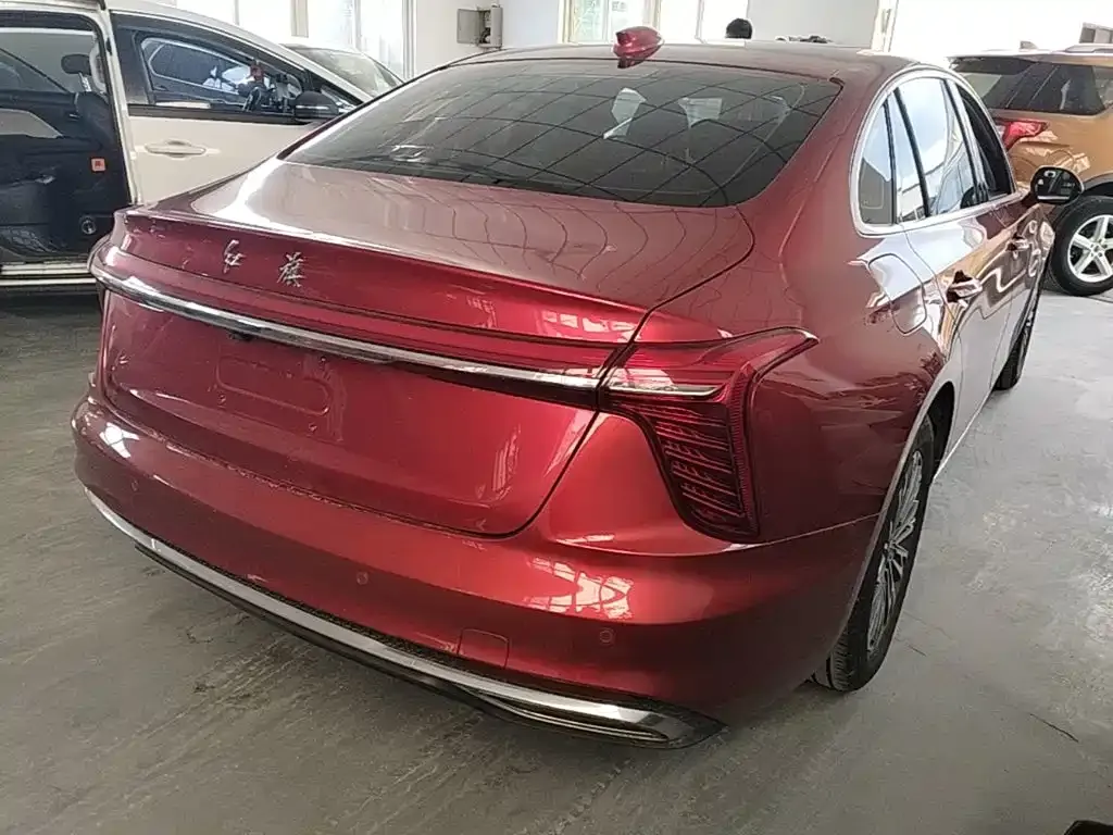 Hongqi H5 — фото 10