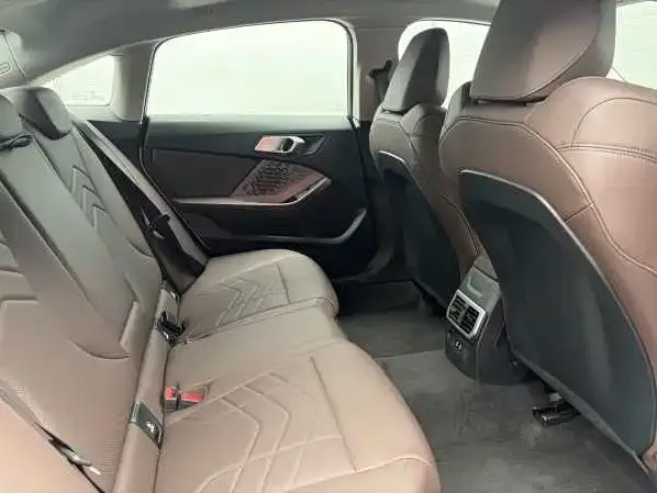 BMW 2 Series 2025 из CN, фото 6