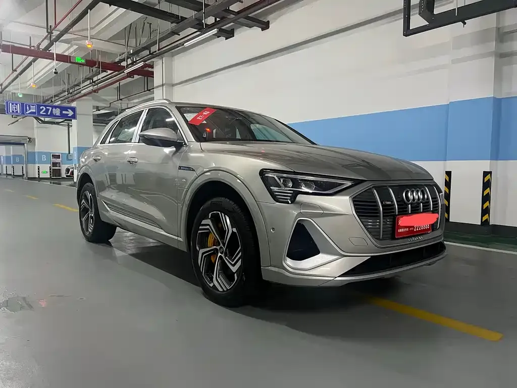 Audi e-tron — фото 2