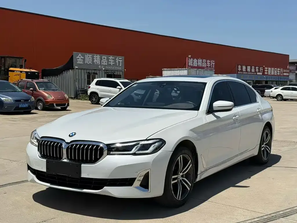 BMW 5 Series — фото 1