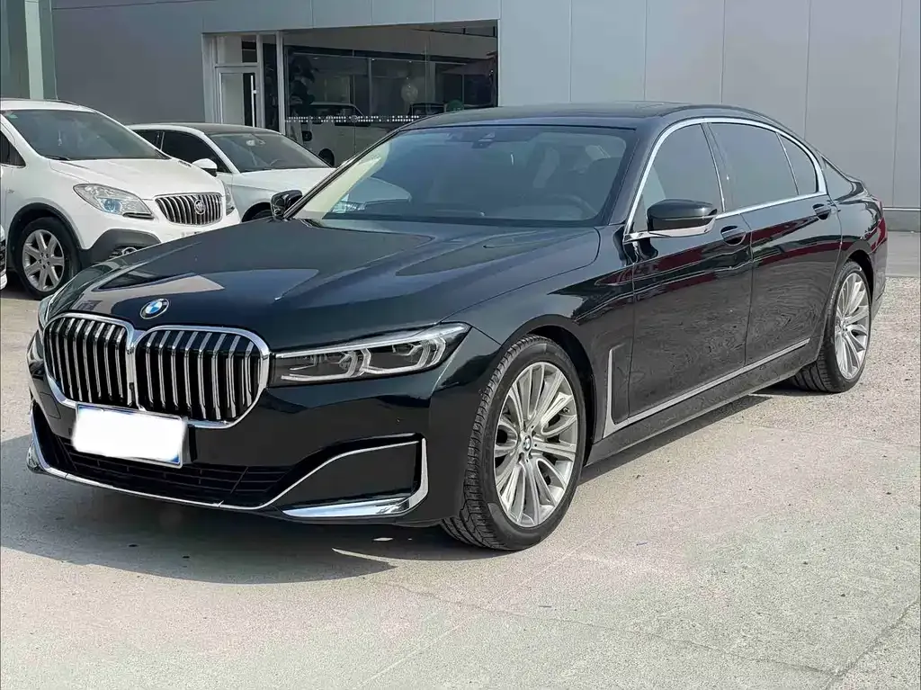BMW 7 Series — фото 1