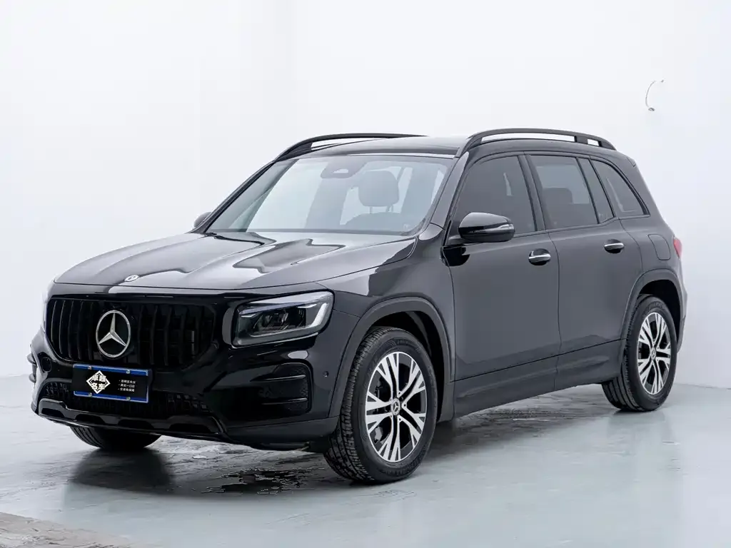 Mercedes-Benz GLB — фото 1