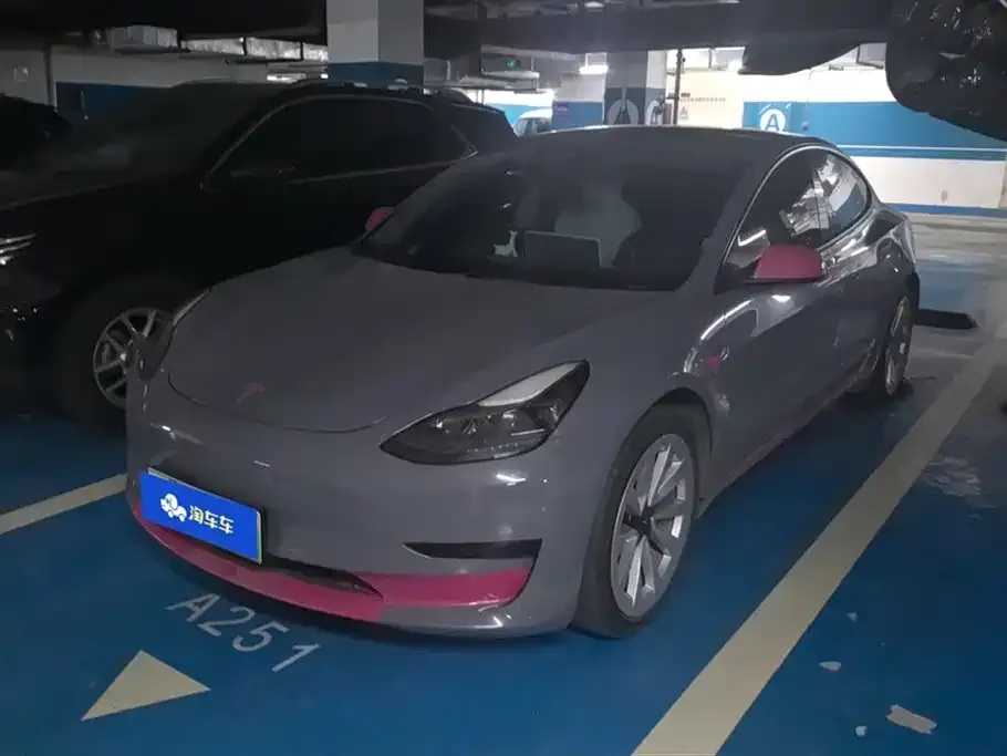 Tesla Model 3 — фото 1