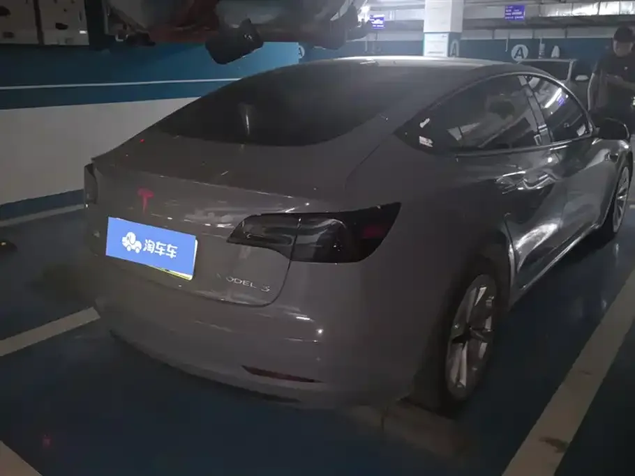 Tesla Model 3 — фото 10