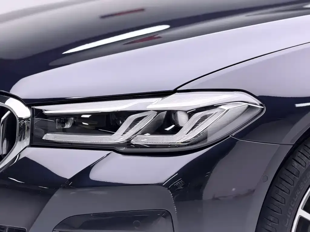 BMW 5 Series — фото 10