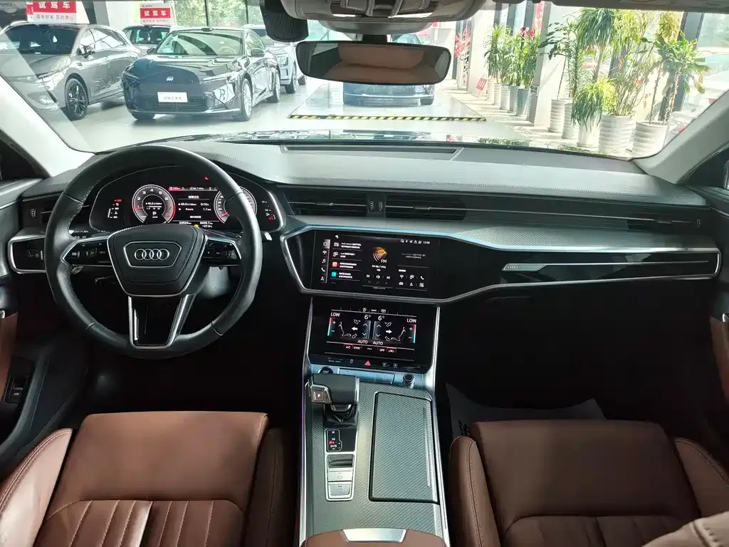 Audi A6L — фото 10