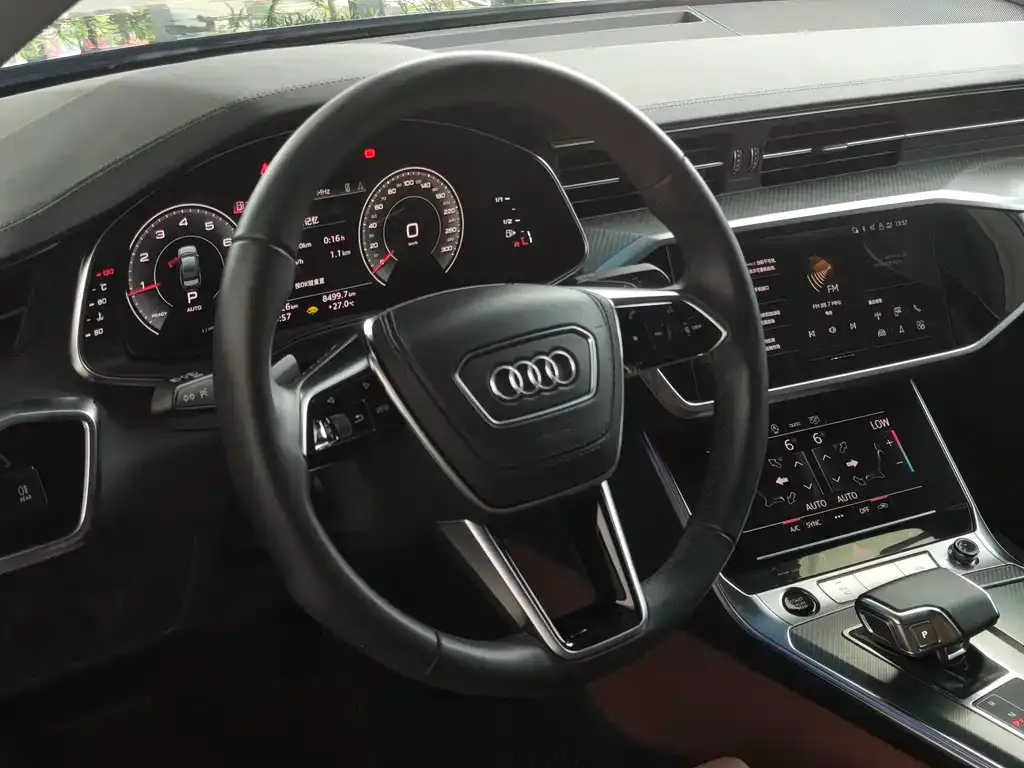 Audi A6L — фото 8