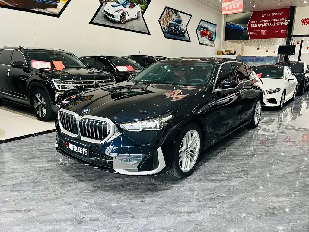 BMW 5 Series — фото 1