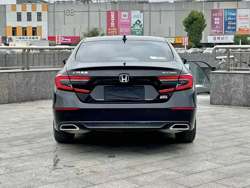 Honda Accord — фото 9