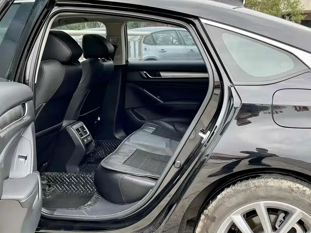Honda Accord — фото 6
