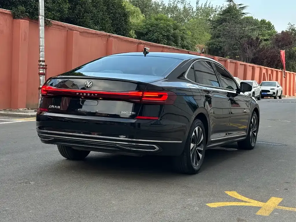 Volkswagen Passat — фото 7