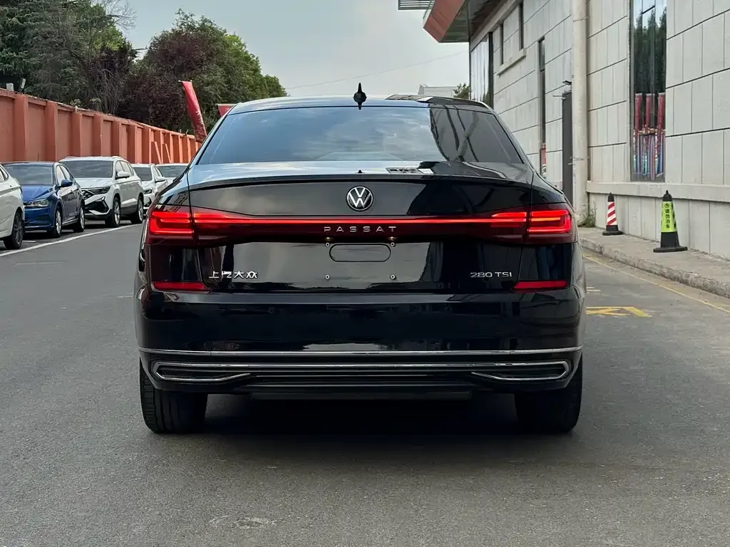 Volkswagen Passat — фото 9