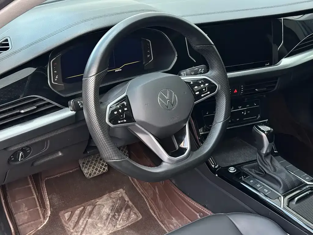 Volkswagen Passat — фото 10